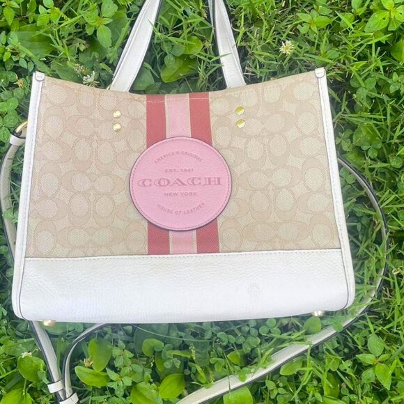 COACH Dempsey Signature Jacquard with Stripe & Patch Excellent Condition - Picture 1 of 6